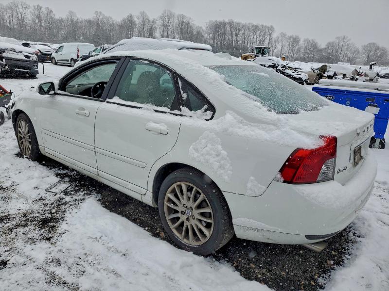 Photo 2 from auction – 2011 VOLVO S40 T5 with VIN YV1672MS5B2546744