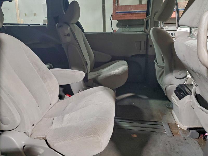 Photo 11 from auction – 2014 TOYOTA SIENNA LE with VIN 5TDKK3DC4ES430918