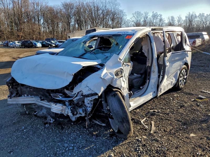 CHRYSLER PACIFICA H 2024 with VIN 2C4RC1S79RR111731 - Photo from auction