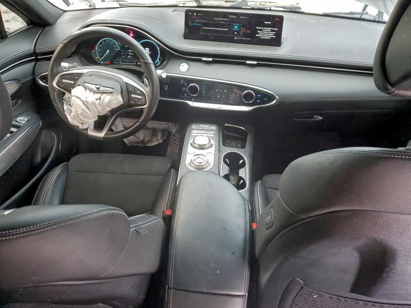 Photo 8 from auction – 2023 GENESIS GV70 BASE with VIN KMUMADTB7PU091304