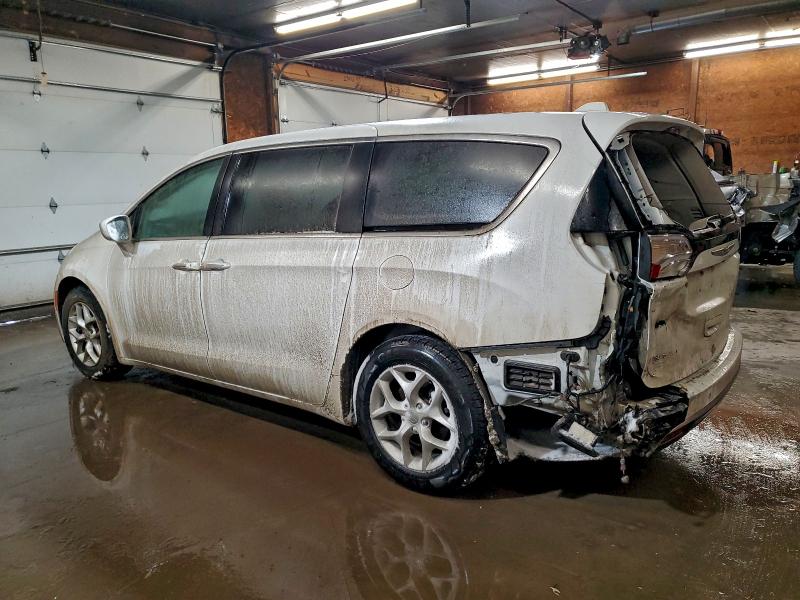 Photo 2 from auction – 2018 CHRYSLER PACIFICA T with VIN 2C4RC1FG8JR271422