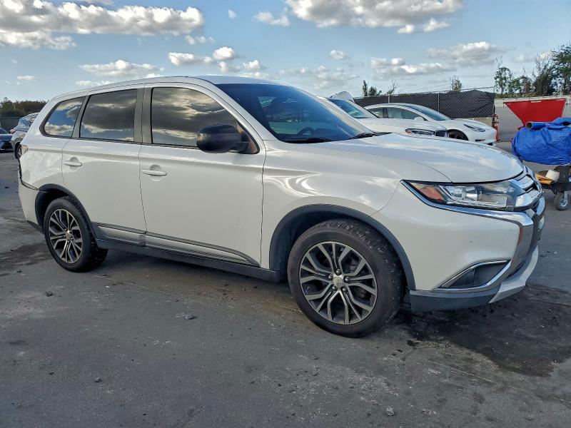 Photo 4 from auction – 2016 MITSUBISHI OUTLANDER with VIN JA4AD2A30GZ008502