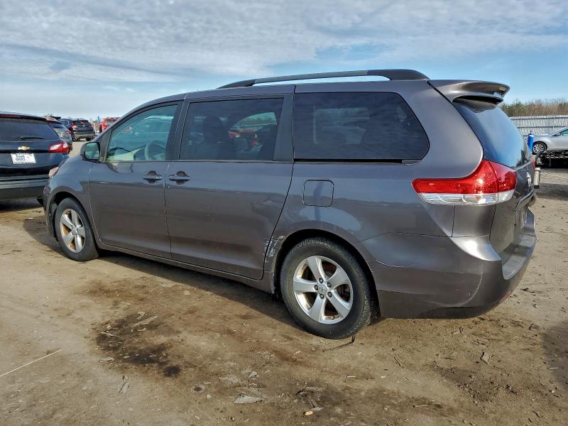 Photo 2 from auction – 2014 TOYOTA SIENNA LE with VIN 5TDKK3DC1ES515134