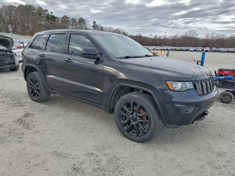 Photo 4 from auction – 2017 JEEP GRAND CHER with VIN 1C4RJFAG0HC735476