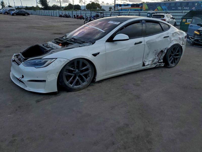 TESLA MODEL S 2022 with VIN 5YJSA1E61NF460155 - Photo from auction