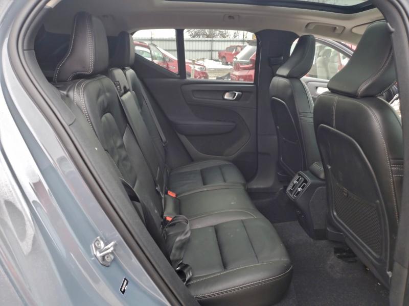 Photo 10 from auction – 2022 VOLVO XC40 T5 MO with VIN YV4162UK2N2668191