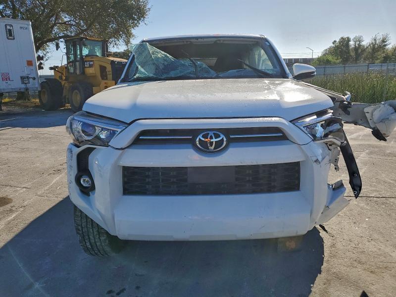 Photo 5 from auction – 2021 TOYOTA 4RUNNER with VIN JTEFU5JRXM5249001