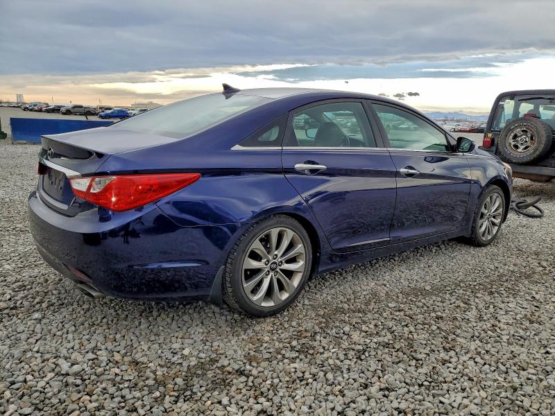 Photo 3 from auction – 2011 HYUNDAI SONATA SE with VIN 5NPEC4AC1BH282605