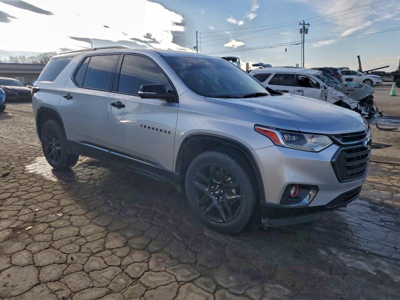 Photo 4 from auction – 2019 CHEVROLET TRAVERSE with VIN 1GNERKKW2KJ214467