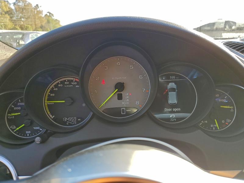 Photo 9 from auction – 2016 PORSCHE CAYENNE SE with VIN WP1AE2A23GLA17786