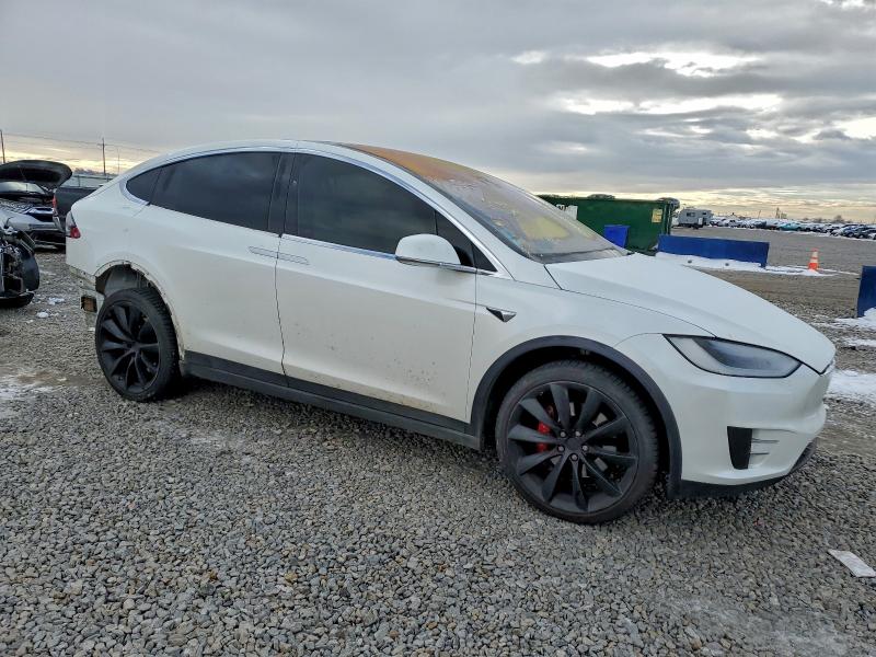 Photo 4 from auction – 2017 TESLA MODEL X with VIN 5YJXCAE45HF078617