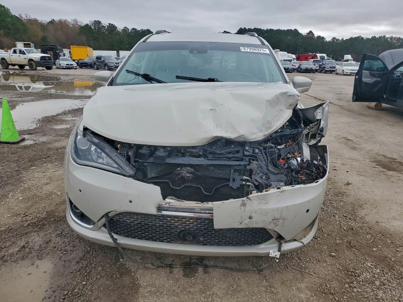 Photo 5 from auction – 2017 CHRYSLER PACIFICA T with VIN 2C4RC1EG2HR739883