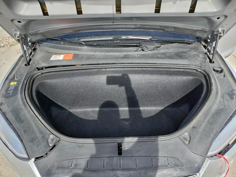 Photo 12 from auction – 2018 TESLA MODEL X with VIN 5YJXCDE21JF101252