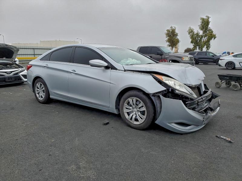 Photo 4 from auction – 2011 HYUNDAI SONATA GLS with VIN 5NPEB4AC8BH217172