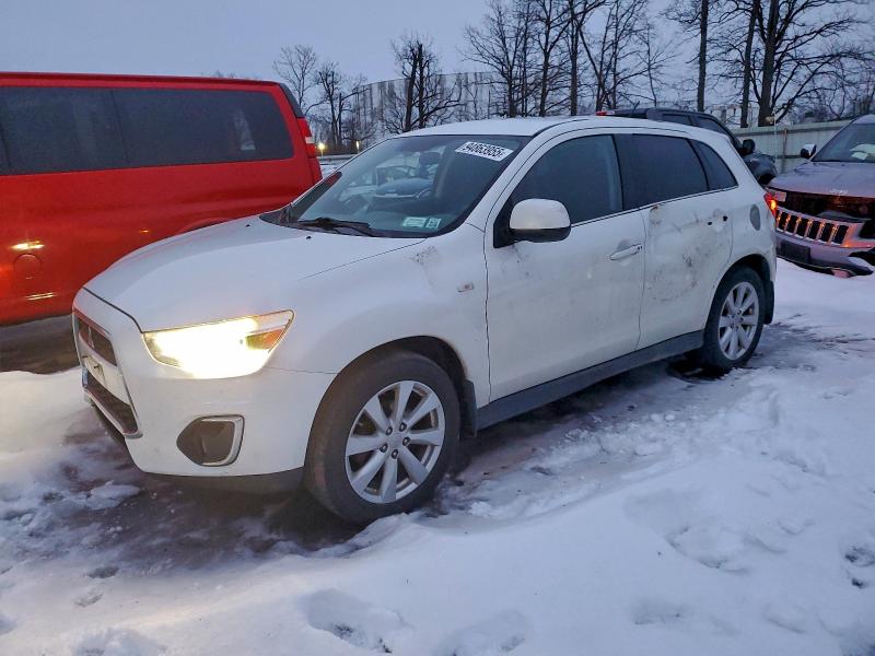 MITSUBISHI OUTLANDER 2014 with VIN 4A4AR4AUXEE005664 - Photo from auction