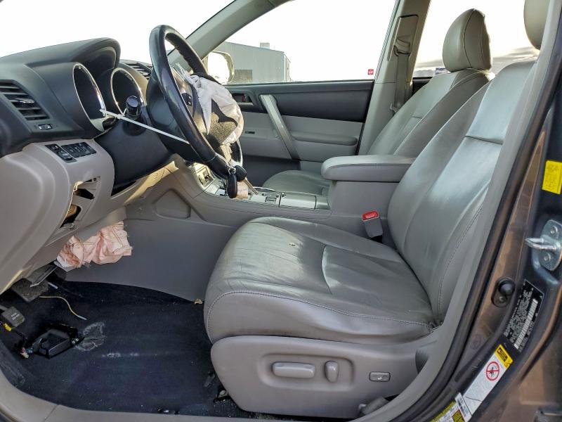 Photo 7 from auction – 2011 TOYOTA HIGHLANDER with VIN 5TDBK3EH5BS070192