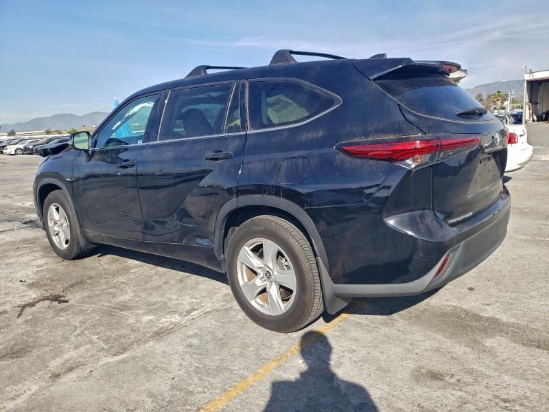 Photo 2 from auction – 2022 TOYOTA HIGHLANDER with VIN 5TDZZRAH9NS552123