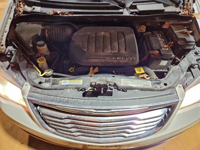 Photo 12 from auction – 2012 CHRYSLER TOWN & COU with VIN 2C4RC1BGXCR305983
