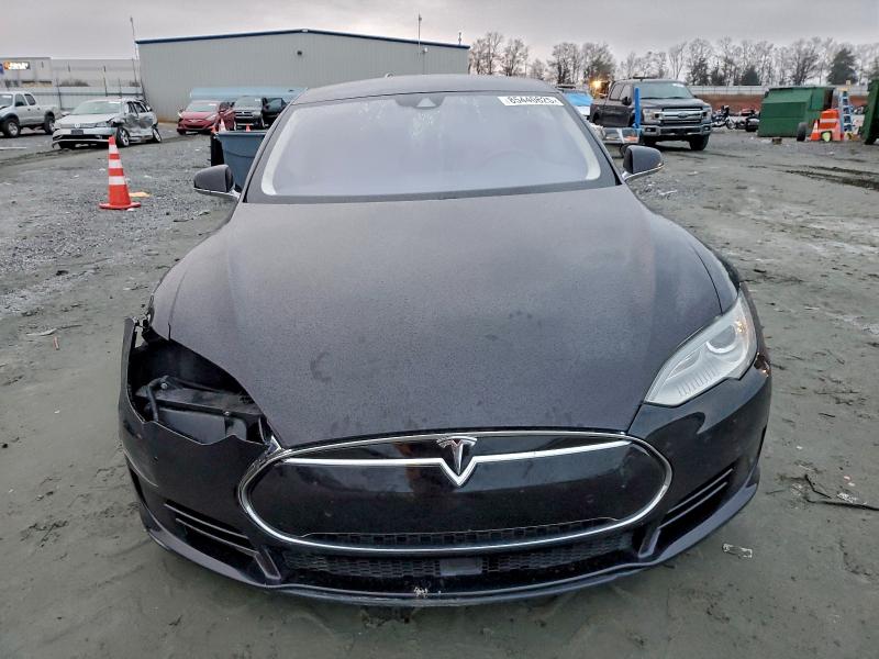 Photo 5 from auction – 2015 TESLA MODEL S 70 with VIN 5YJSA1S20FF082722