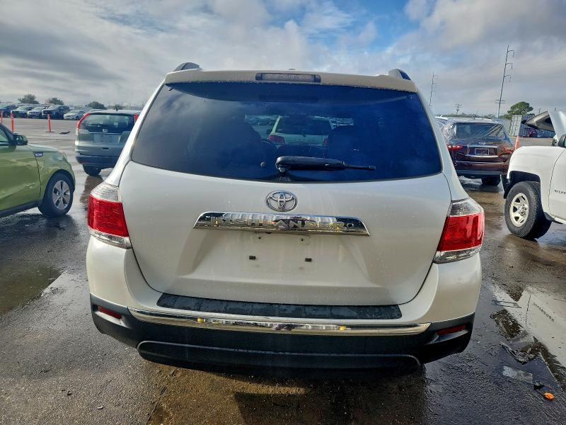 Photo 6 from auction – 2013 TOYOTA HIGHLANDER with VIN 5TDYK3EH4DS121503