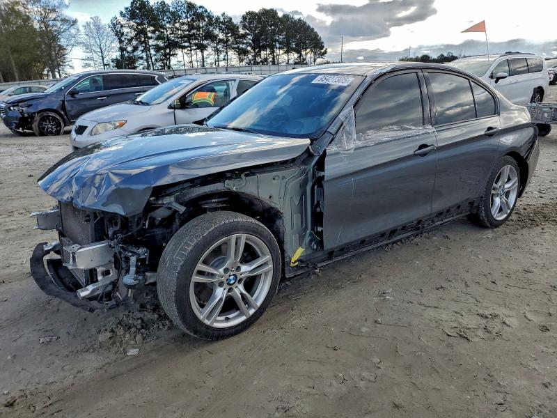 BMW 328 XI 2014 مع رقم تعريف المركبة WBA3B3C55EJ980808 - صورة من المزاد