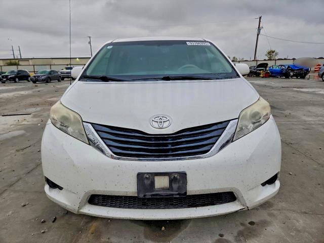 Photo 5 from auction – 2011 TOYOTA SIENNA LE with VIN 5TDKK3DC2BS028410