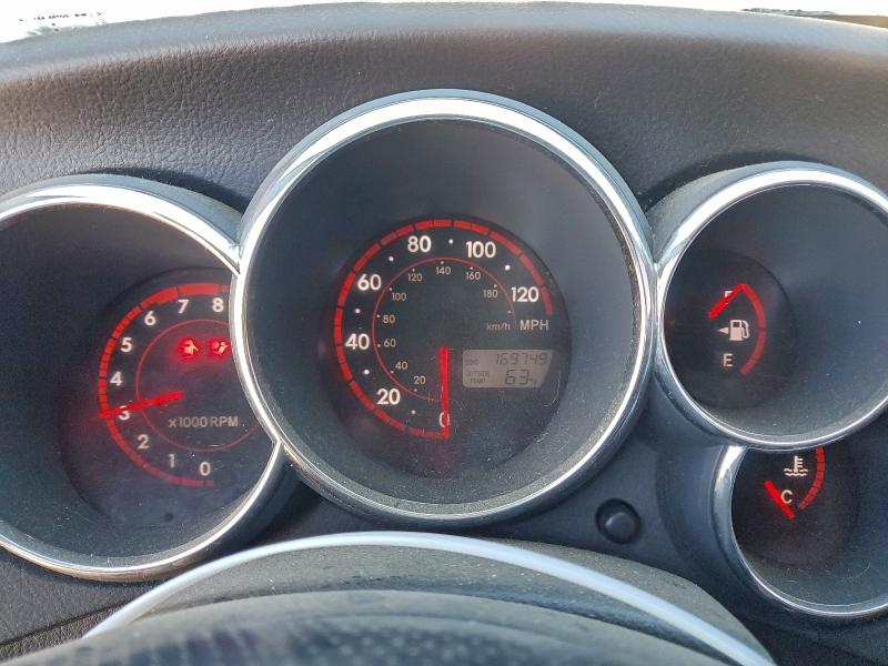 Photo 9 from auction – 2005 TOYOTA MATRIX with VIN 2T1KR32E05C365848