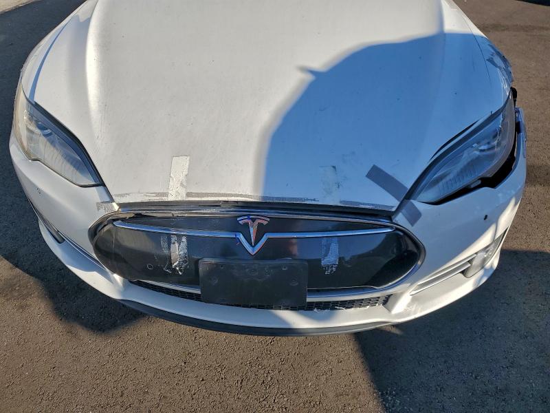 Photo 11 from auction – 2013 TESLA MODEL S with VIN 5YJSA1CNXDFP21467