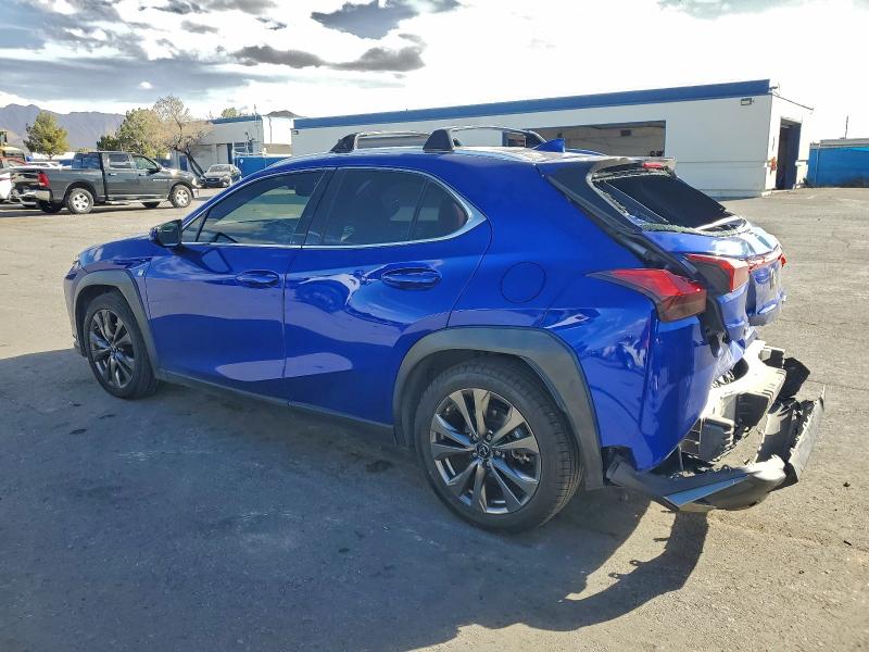 Photo 2 from auction – 2019 LEXUS UX 200 with VIN JTHY3JBH9K2001138