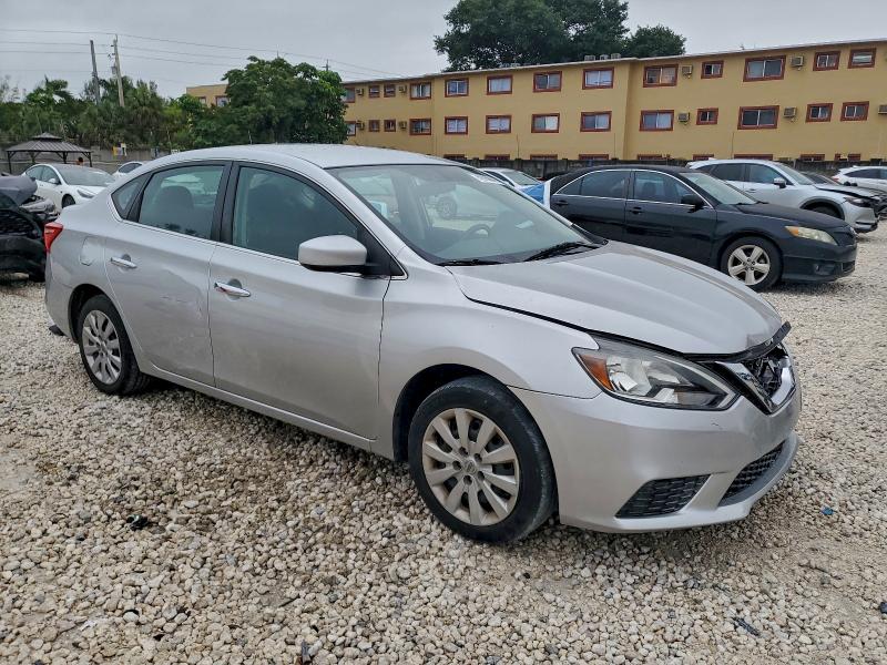 Photo 4 from auction – 2017 NISSAN SENTRA with VIN 3N1AB7AP4HL682935