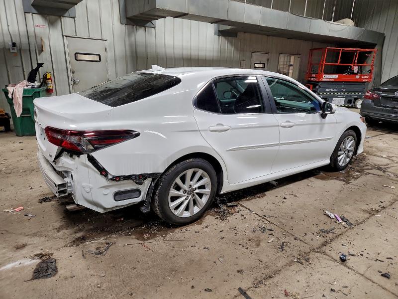 Photo 3 from auction – 2023 TOYOTA CAMRY with VIN 4T1C11AK2PU178099