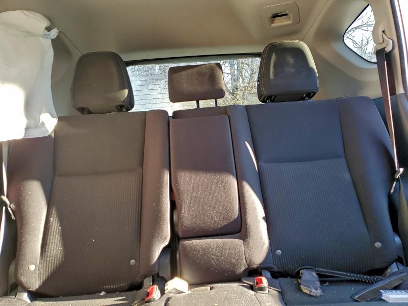 Photo 10 from auction – 2014 TOYOTA RAV4 XLE with VIN JTMRFREV9EJ009571