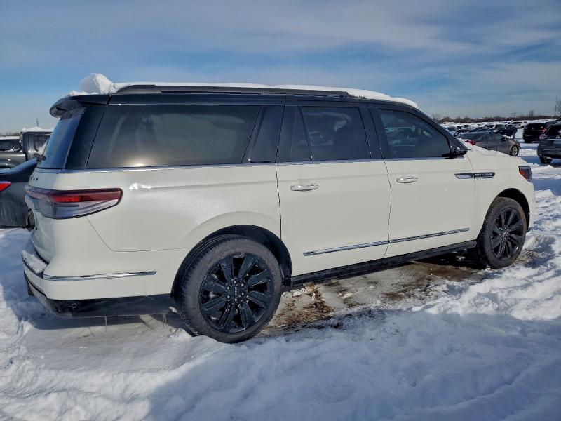 Photo 3 from auction – 2024 LINCOLN NAVIGATOR with VIN 5LMJJ3TG3REL01639