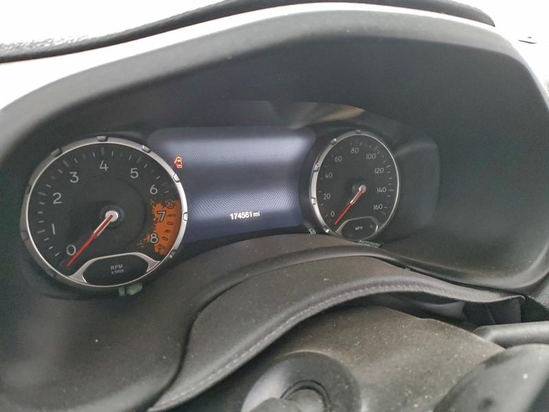 Photo 9 from auction – 2018 JEEP RENEGADE with VIN ZACCJBDB6JPH80597