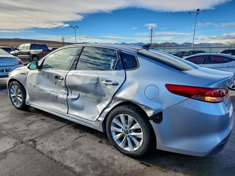 Photo 2 from auction – 2017 KIA OPTIMA with VIN 5XXGU4L31HG161354