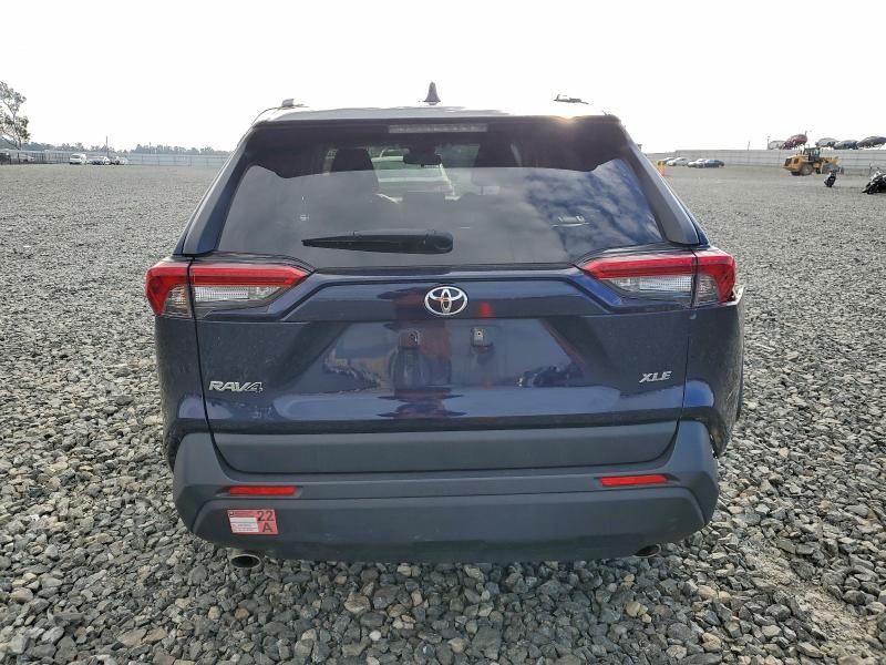 Photo 6 from auction – 2019 TOYOTA RAV4 XLE with VIN JTMW1RFV5KD503534