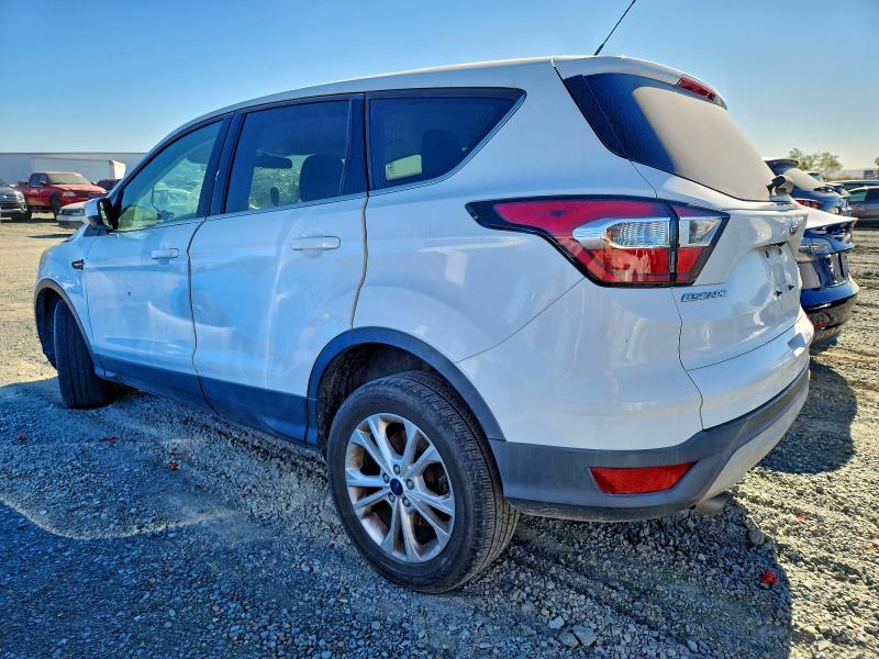 Photo 2 from auction – 2017 FORD ESCAPE SE with VIN 1FMCU0GD4HUD12087