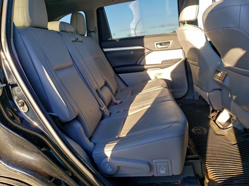 Photo 11 from auction – 2017 TOYOTA HIGHLANDER with VIN 5TDJGRFH0HS033784