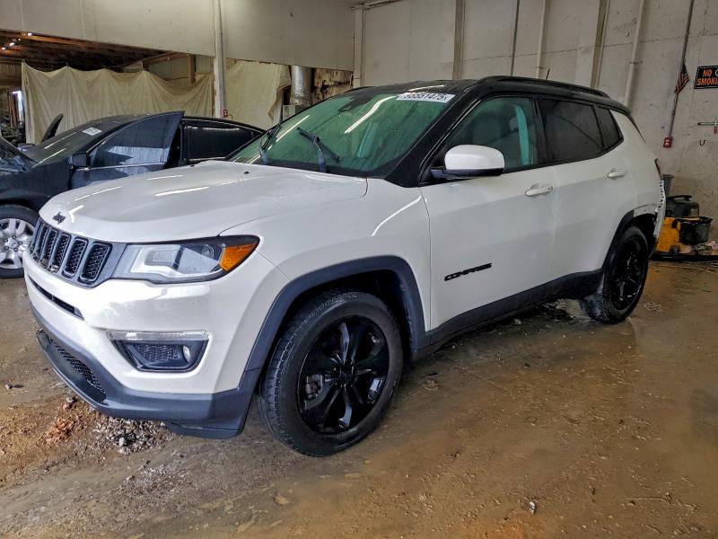 JEEP COMPASS LA 2018 with VIN 3C4NJCBB7JT304983 - Photo from auction