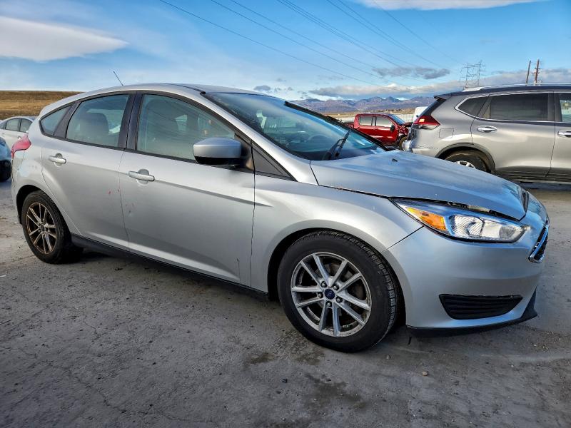 Zdjęcie 4 z aukcji – 2018 FORD FOCUS z VIN 1FADP3K25JL214954