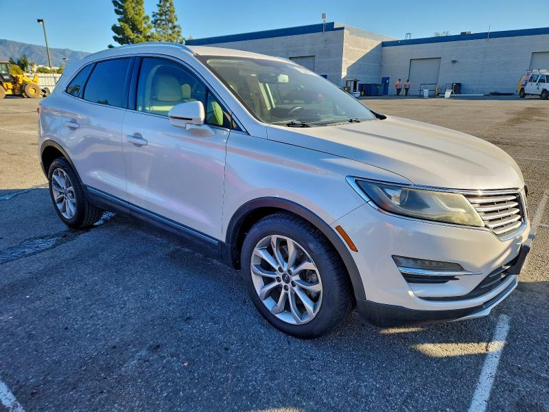 صورة رقم 4 من المزاد - 2016 LINCOLN MKC SELECT مع VIN 5LMCJ2C9XGUJ12025