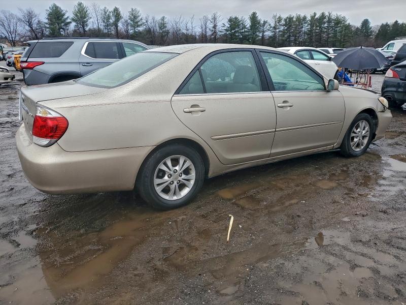 Photo 3 from auction – 2005 TOYOTA CAMRY LE with VIN 4T1BF30K35U110143