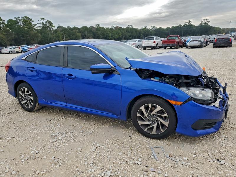 Photo 4 from auction – 2018 HONDA CIVIC EX with VIN 19XFC2F79JE012612