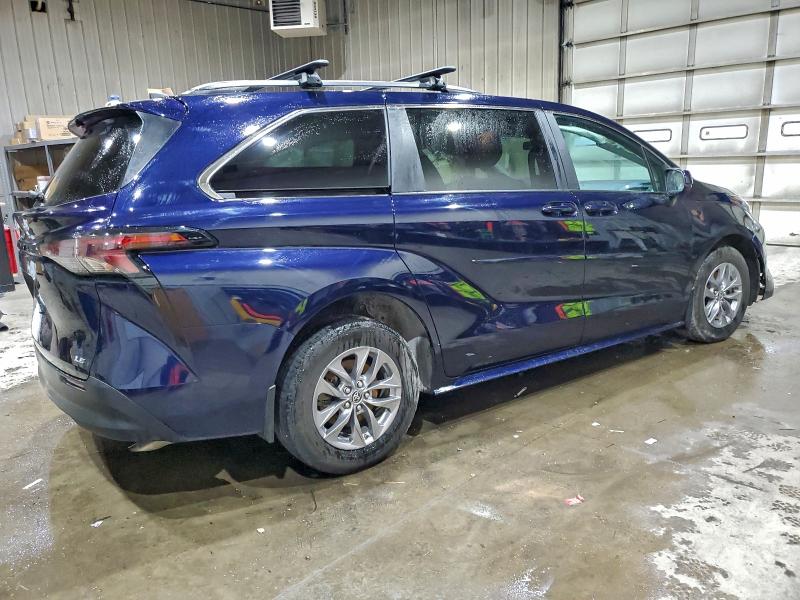 Photo 3 from auction – 2025 TOYOTA SIENNA LE with VIN 5TDKSKFC5SS163145
