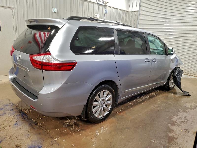 Photo 3 from auction – 2017 TOYOTA SIENNA XLE with VIN 5TDDZ3DC3HS166048