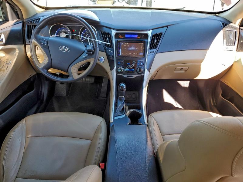 Photo 8 from auction – 2012 HYUNDAI SONATA SE with VIN 5NPEC4AB1CH386505