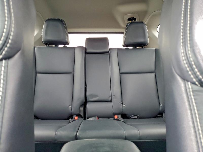 Photo 10 from auction – 2018 TOYOTA RAV4 LIMIT with VIN 2T3YFREV2JW450160