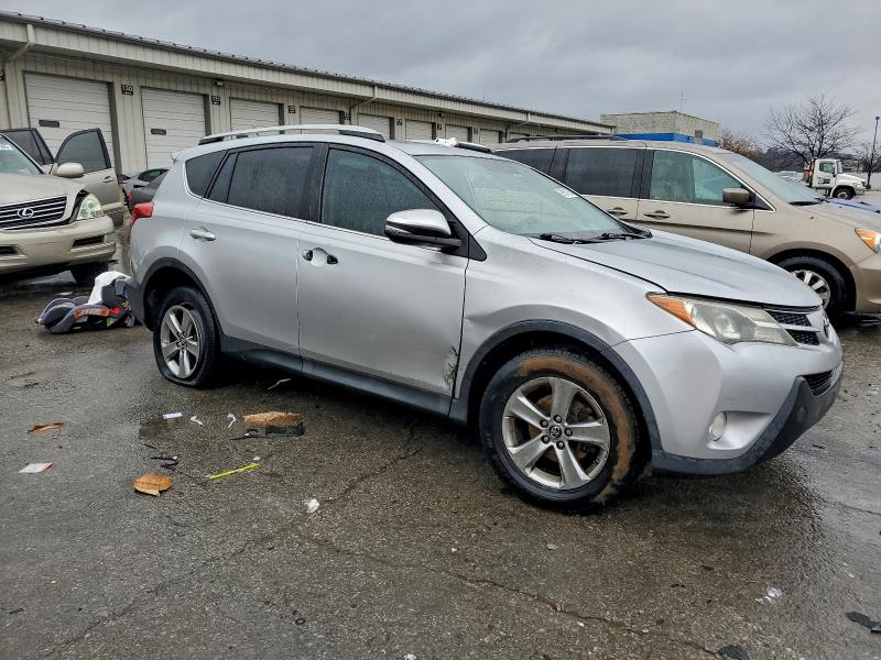 Photo 4 from auction – 2015 TOYOTA RAV4 XLE with VIN 2T3WFREV2FW166154