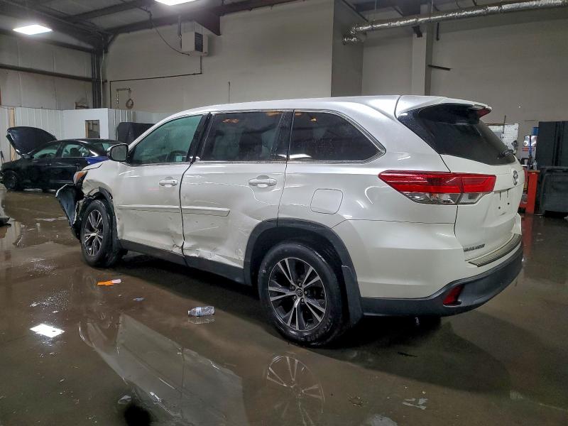 Photo 2 from auction – 2019 TOYOTA HIGHLANDER with VIN 5TDBZRFH9KS703595