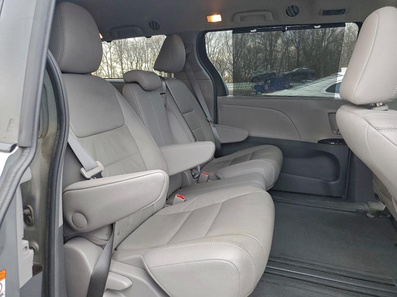 Photo 11 from auction – 2015 TOYOTA SIENNA XLE with VIN 5TDYK3DC0FS646695